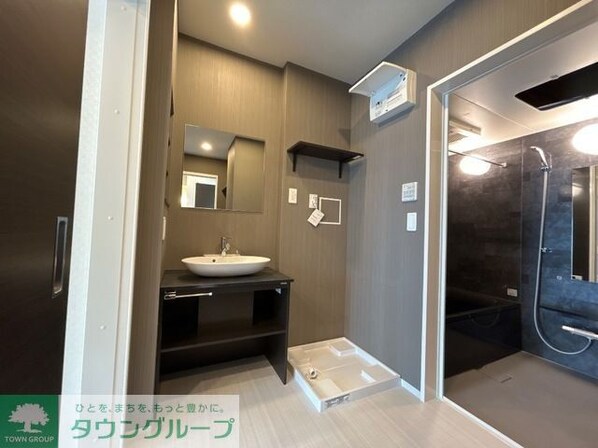 レヴメゾン神山四番館の物件内観写真